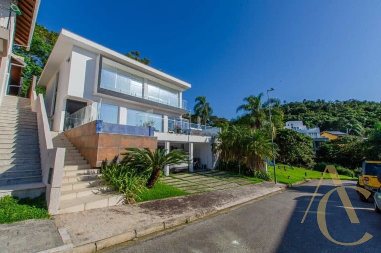 Casa residencial à venda – 4 suítes – João Paulo – Florianópolis/SC.