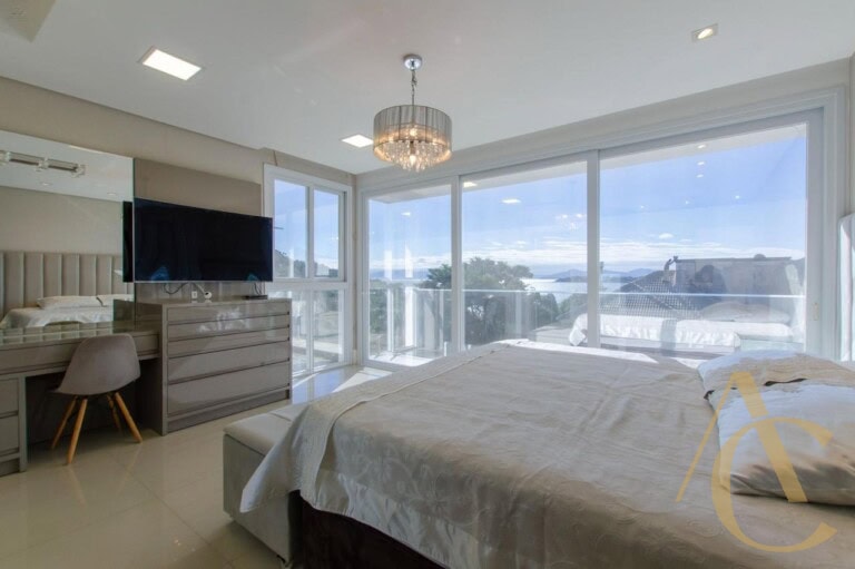 Casa residencial à venda – 4 suítes – João Paulo – Florianópolis/SC.
