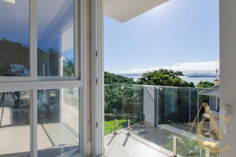 Casa residencial à venda – 4 suítes – João Paulo – Florianópolis/SC.