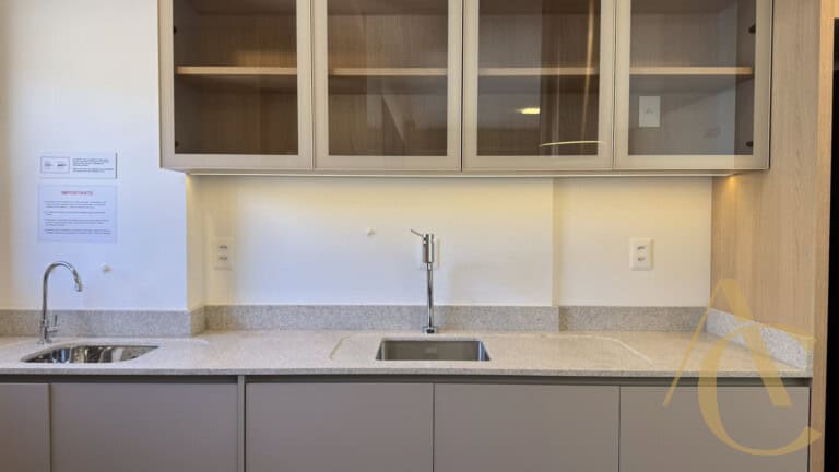 Apartamento à venda, 2 suítes, Centro, Florianópolis, SC.