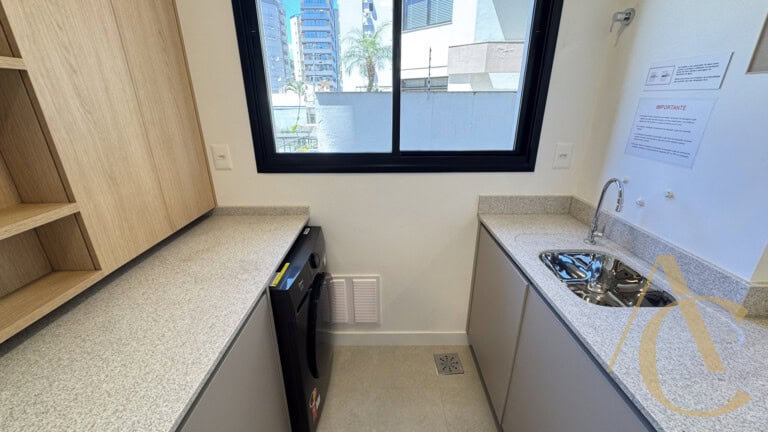 Apartamento à venda, 2 suítes, Centro, Florianópolis, SC.