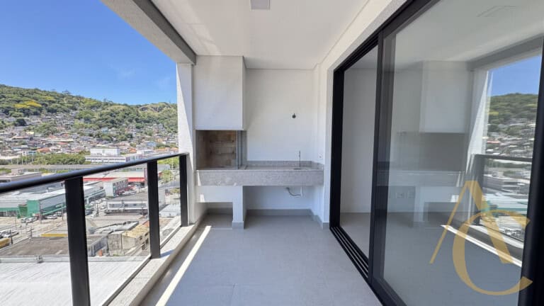 Apartamento à venda, 3 quartos sendo 1 suíte – 2 vagas de garagem – Centro, Florianópolis, SC.