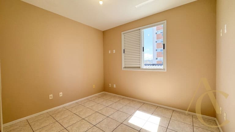 Apartamento para alugar – 03 quartos sendo 01 suíte – Centro – Palhoça/SC.