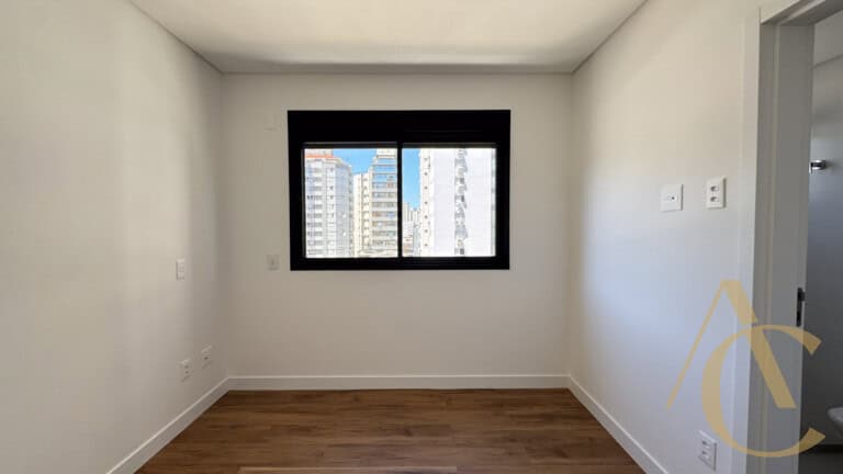 Apartamento à venda, 2 suítes, Centro, Florianópolis, SC.