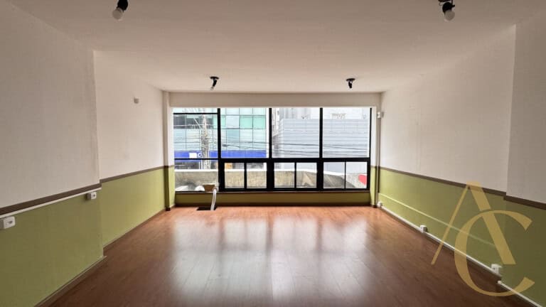 Loja para alugar com vitrine para rua Felipe Schmidt – Centro – Florianópolis, SC.