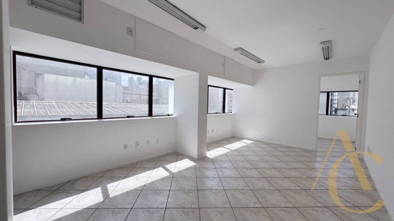 Sala para locação – 41,97m² – Centro – Florianópolis/SC.
