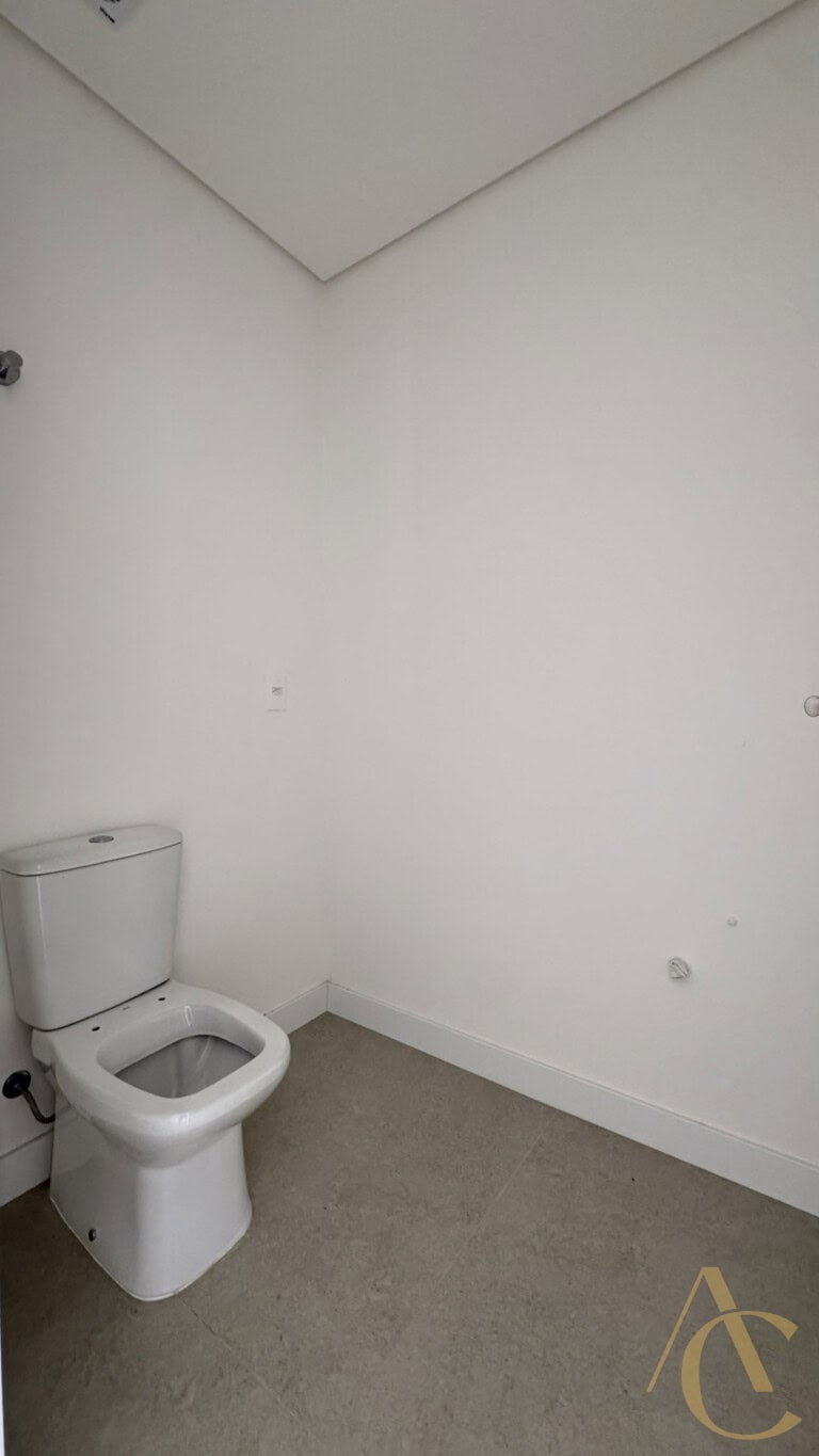 Apartamento à venda, 3 quartos sendo 1 suíte – 2 vagas de garagem – Centro, Florianópolis, SC.