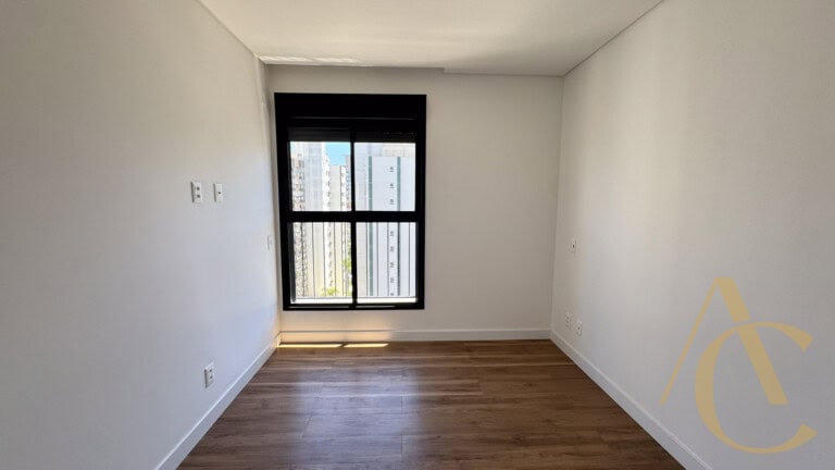 Apartamento à venda, 3 quartos sendo 1 suíte – 2 vagas de garagem – Centro, Florianópolis, SC.