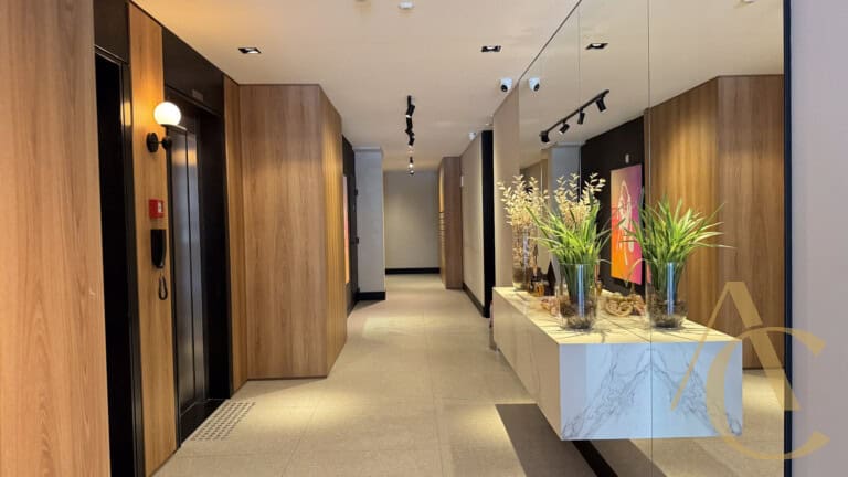 Apartamento à venda, 3 quartos sendo 1 suíte – 2 vagas de garagem –  Centro, Florianópolis, SC.