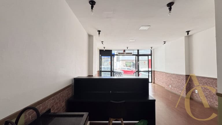 Loja para alugar com vitrine para rua Felipe Schmidt – Centro – Florianópolis, SC.