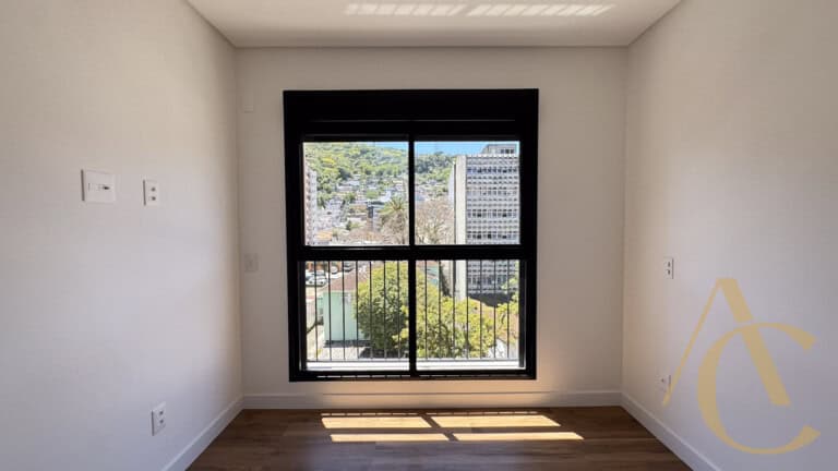 Apartamento à venda, 2 suítes, Centro, Florianópolis, SC.