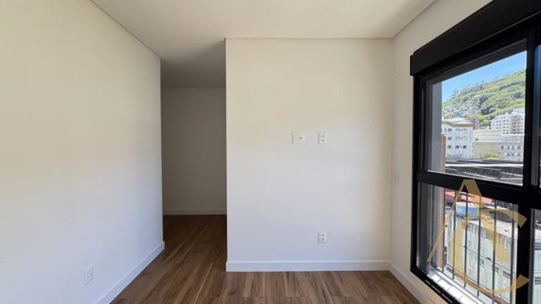 Apartamento à venda, 2 suítes, Centro, Florianópolis, SC.