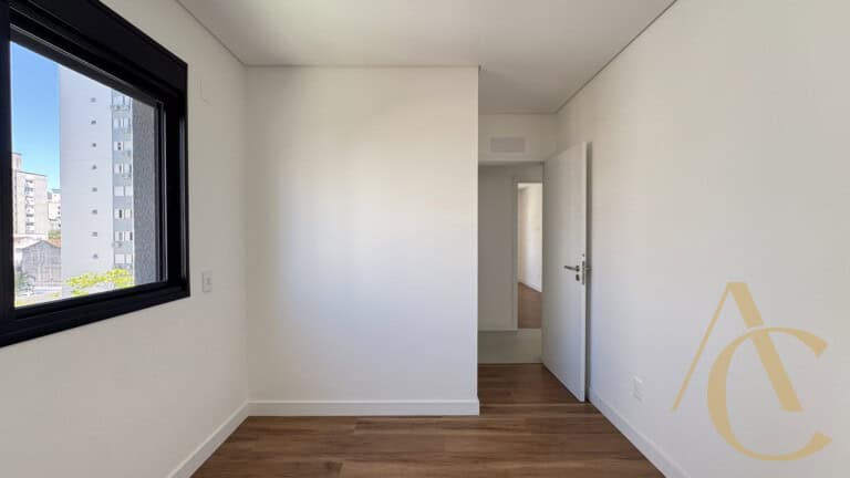 Apartamento à venda, 3 quartos sendo 1 suíte, Centro, Florianópolis, SC.