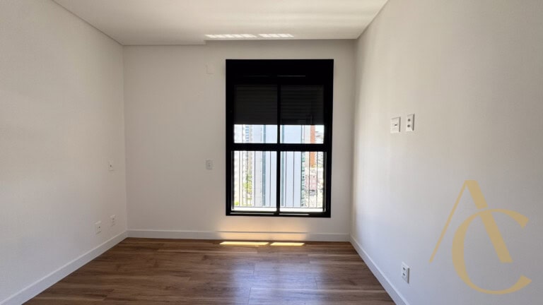 Apartamento à venda, 3 quartos sendo 1 suíte – 2 vagas de garagem – Centro, Florianópolis, SC.