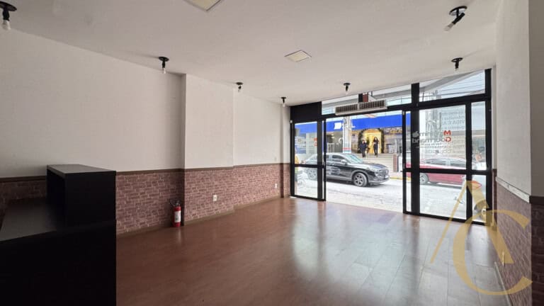 Loja para alugar com vitrine para rua Felipe Schmidt – Centro – Florianópolis, SC.