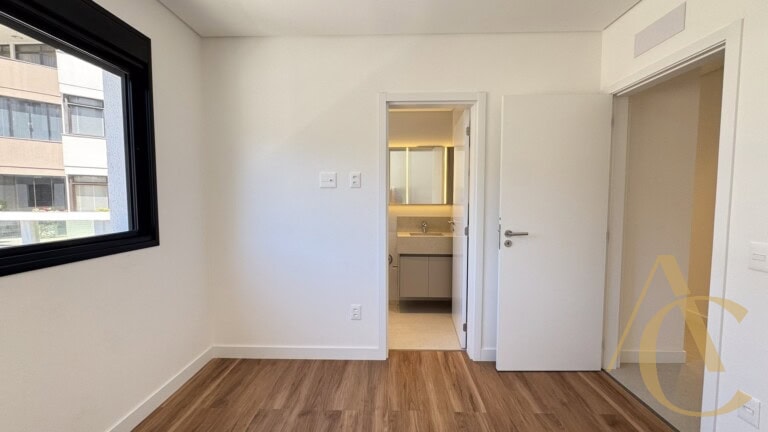 Apartamento à venda, 2 suítes, Centro, Florianópolis, SC.