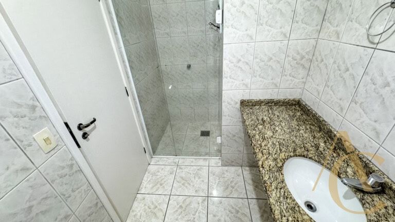 Apartamento para alugar – 03 quartos sendo 01 suíte – Centro – Palhoça/SC.