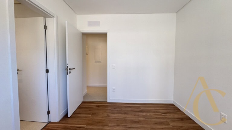 Apartamento à venda, 2 suítes, Centro, Florianópolis, SC.