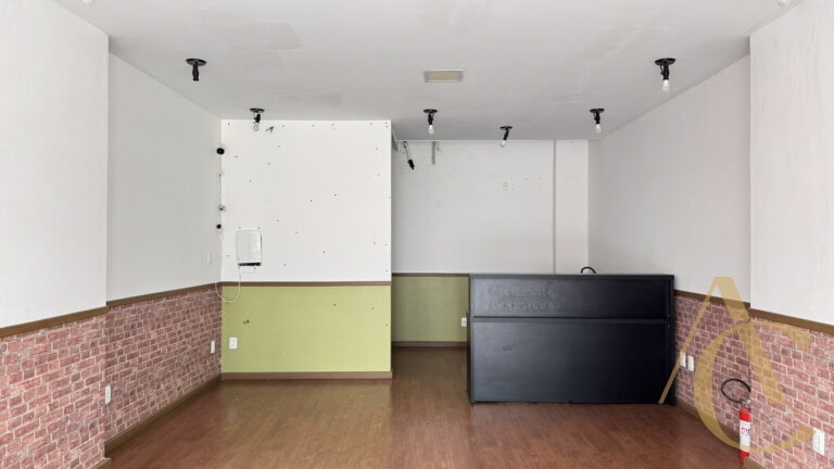 Loja para alugar com vitrine para rua Felipe Schmidt – Centro – Florianópolis, SC.