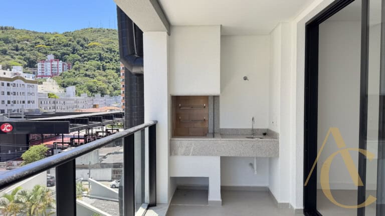 Apartamento à venda, 3 quartos sendo 1 suíte – 2 vagas de garagem –  Centro, Florianópolis, SC.