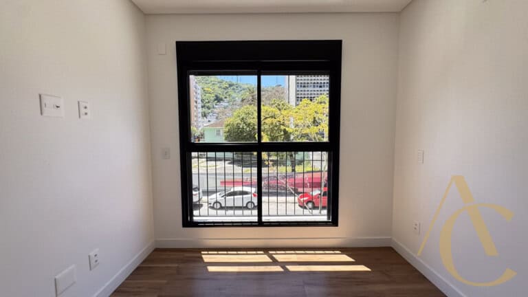 Apartamento à venda, 2 suítes, Centro, Florianópolis, SC.