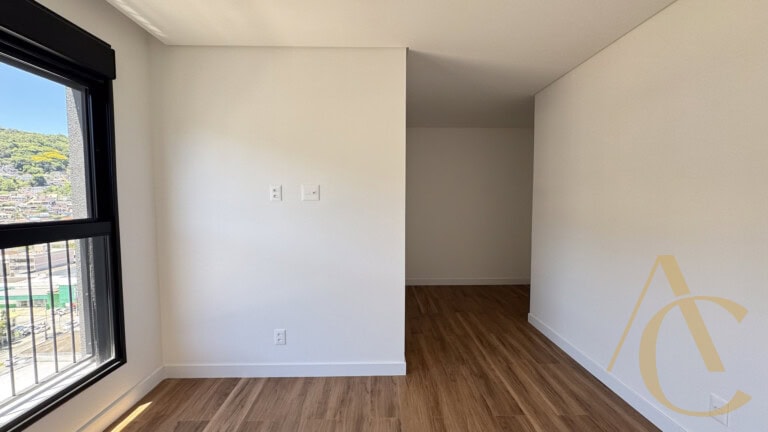 Apartamento à venda, 3 quartos sendo 1 suíte – 2 vagas de garagem – Centro, Florianópolis, SC.