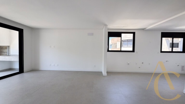 Apartamento à venda, 3 quartos sendo 1 suíte – 2 vagas de garagem – Centro, Florianópolis, SC.