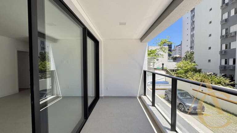 Apartamento à venda, 3 quartos sendo 1 suíte, Centro, Florianópolis, SC.