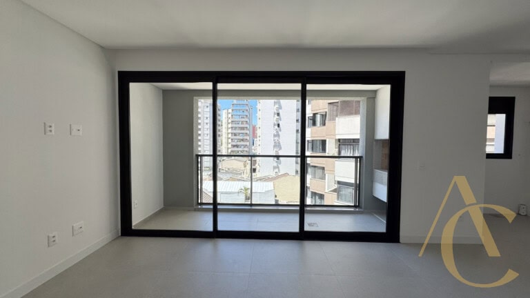 Apartamento à venda, 2 suítes, Centro, Florianópolis, SC.