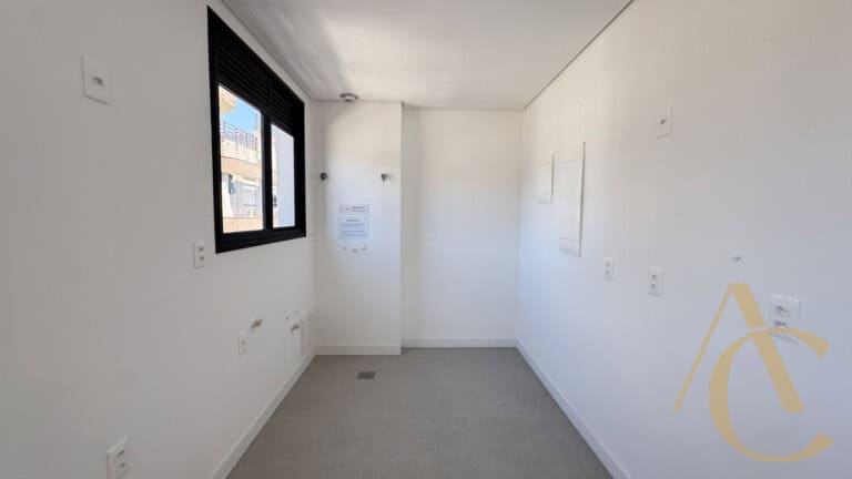 Apartamento à venda, 3 quartos sendo 1 suíte – 2 vagas de garagem – Centro, Florianópolis, SC.