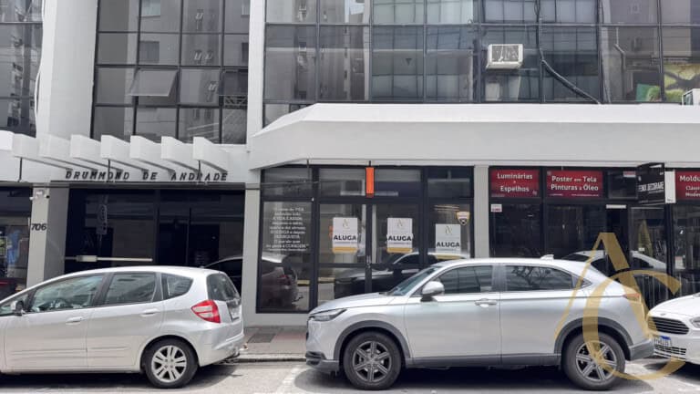 Loja para alugar com vitrine para rua Felipe Schmidt – Centro – Florianópolis, SC.