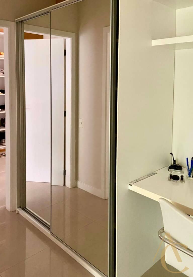 Apartamento à venda – 2 suítes – Centro – Florianópolis, SC.