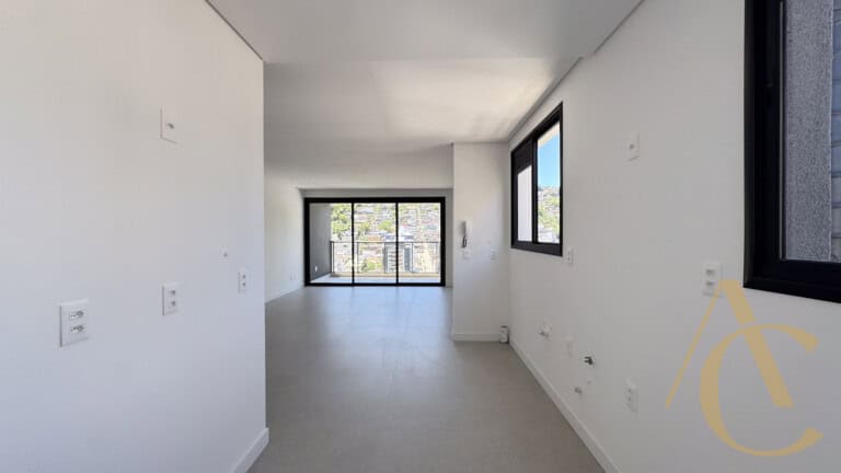 Apartamento à venda, 3 quartos sendo 1 suíte – 2 vagas de garagem – Centro, Florianópolis, SC.