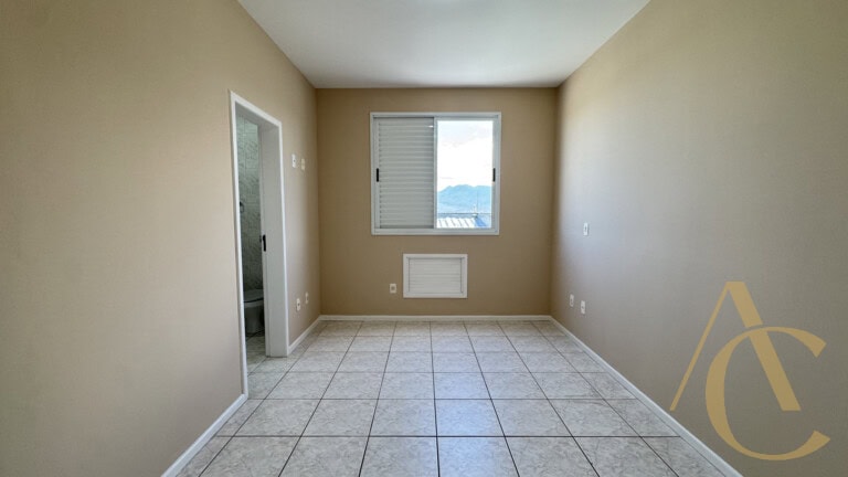 Apartamento para alugar – 03 quartos sendo 01 suíte – Centro – Palhoça/SC.