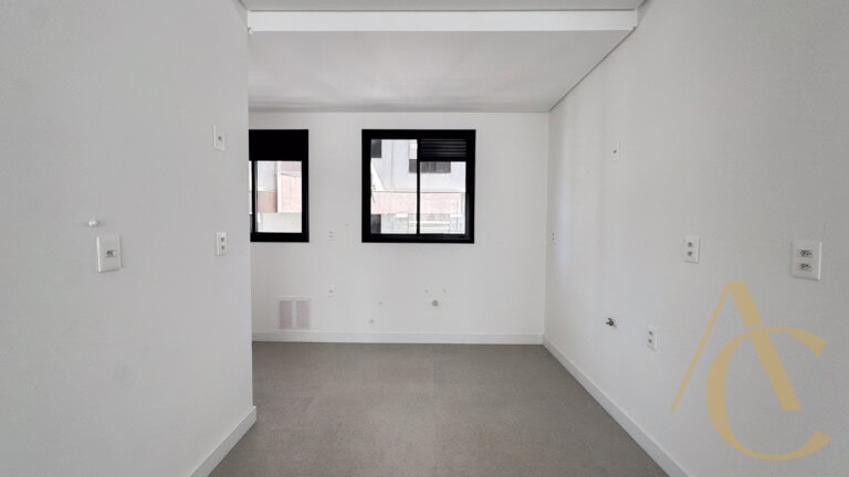 Apartamento à venda, 3 quartos sendo 1 suíte, Centro, Florianópolis, SC.