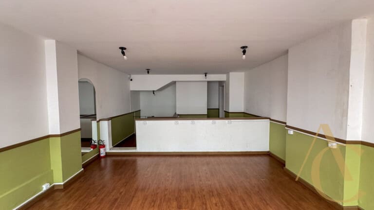 Loja para alugar com vitrine para rua Felipe Schmidt – Centro – Florianópolis, SC.