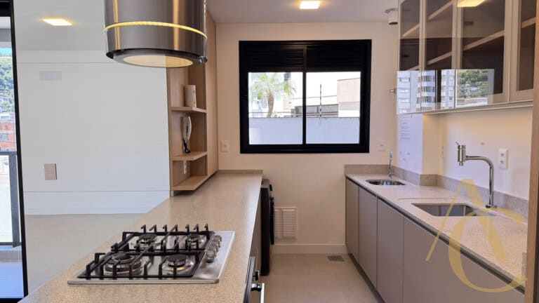 Apartamento à venda, 2 suítes, Centro, Florianópolis, SC.