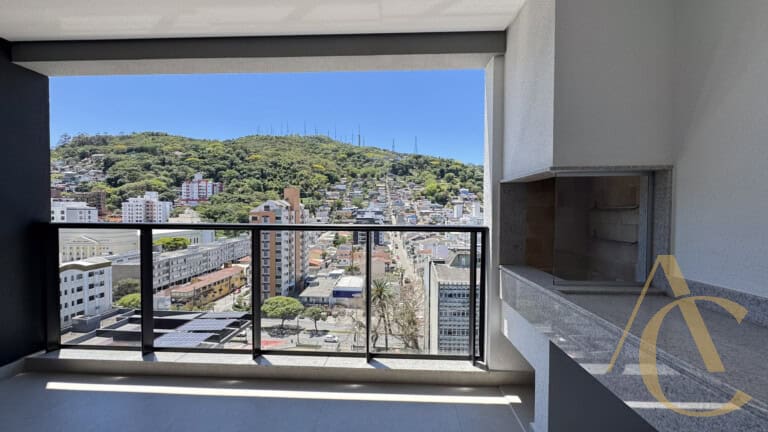 Apartamento à venda, 3 quartos sendo 1 suíte – 2 vagas de garagem – Centro, Florianópolis, SC.