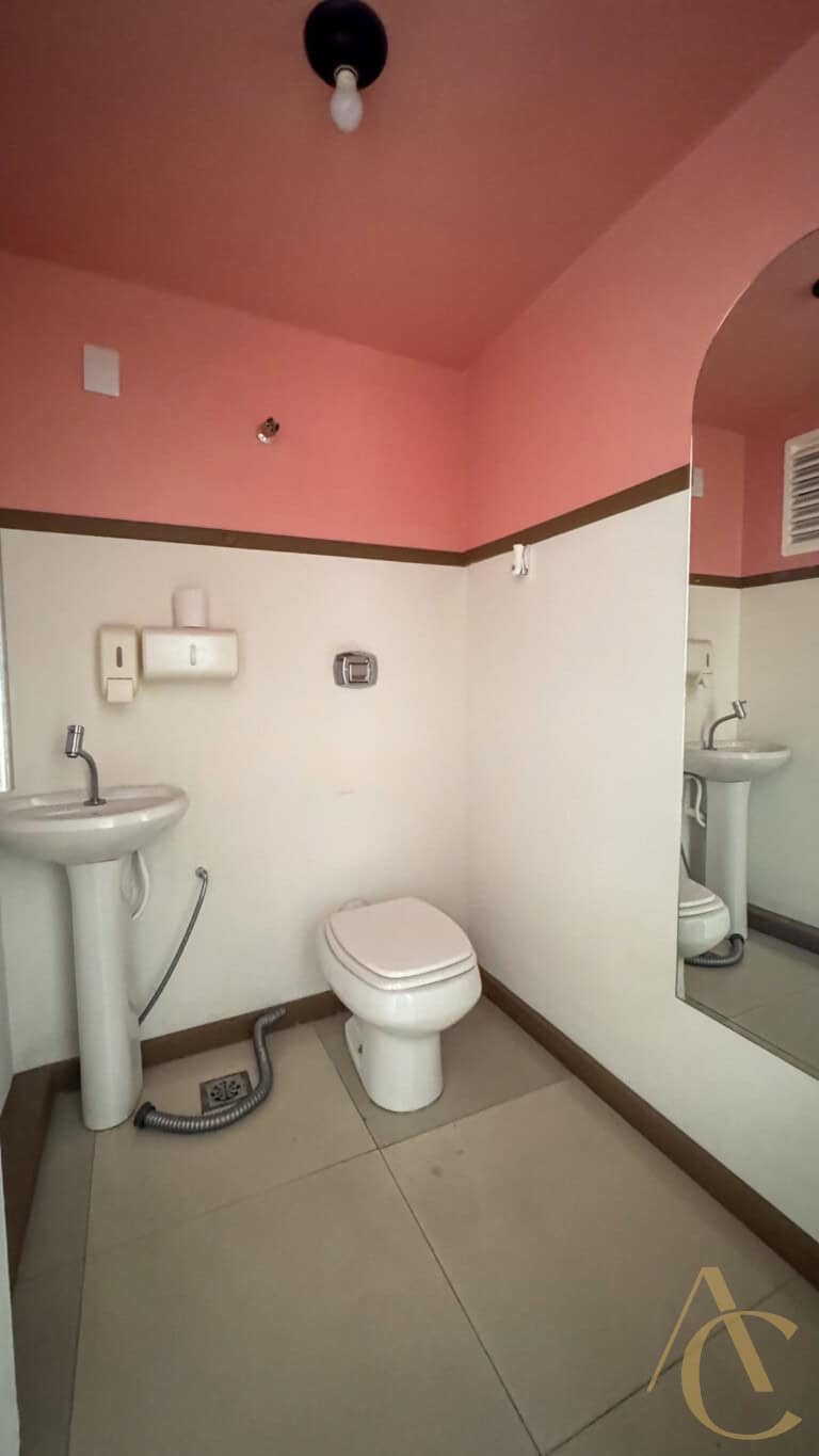 Loja para alugar com vitrine para rua Felipe Schmidt – Centro – Florianópolis, SC.