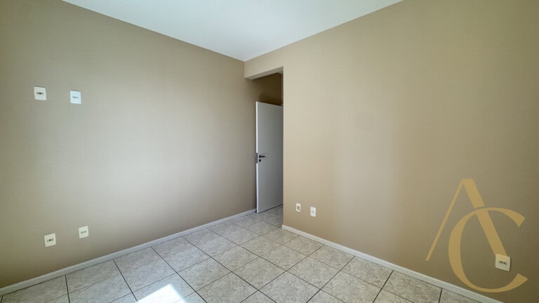 Apartamento para alugar – 03 quartos sendo 01 suíte – Centro – Palhoça/SC.