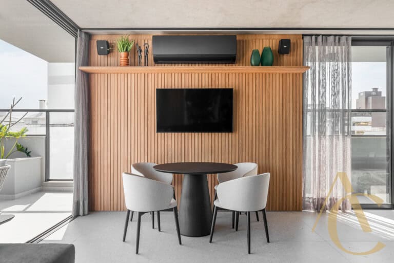 Apartamento à venda, 3 quartos sendo 1 suíte – 2 vagas de garagem –  Centro, Florianópolis, SC.