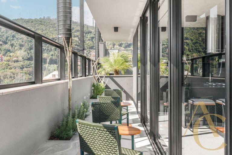 Apartamento à venda, 3 quartos sendo 1 suíte – 2 vagas de garagem –  Centro, Florianópolis, SC.