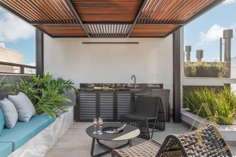 Apartamento à venda, 3 quartos sendo 1 suíte – 2 vagas de garagem –  Centro, Florianópolis, SC.