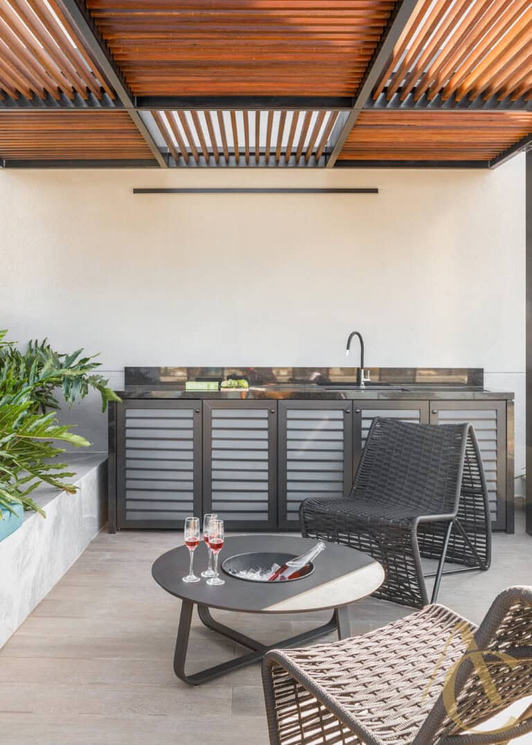 Apartamento à venda, 3 quartos sendo 1 suíte – 2 vagas de garagem –  Centro, Florianópolis, SC.