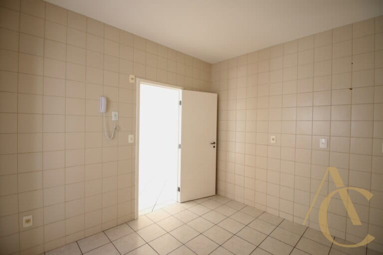 Apartamento à venda – 03 quartos sendo 01 suíte – Centro – Palhoça/SC.