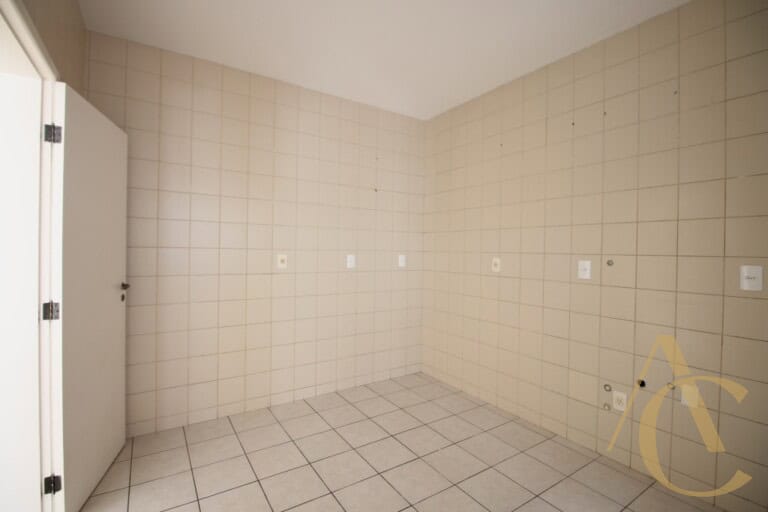 Apartamento à venda – 03 quartos sendo 01 suíte – Centro – Palhoça/SC.