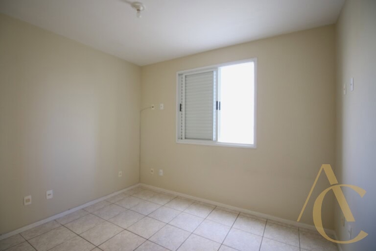 Apartamento à venda – 03 quartos sendo 01 suíte – Centro – Palhoça/SC.