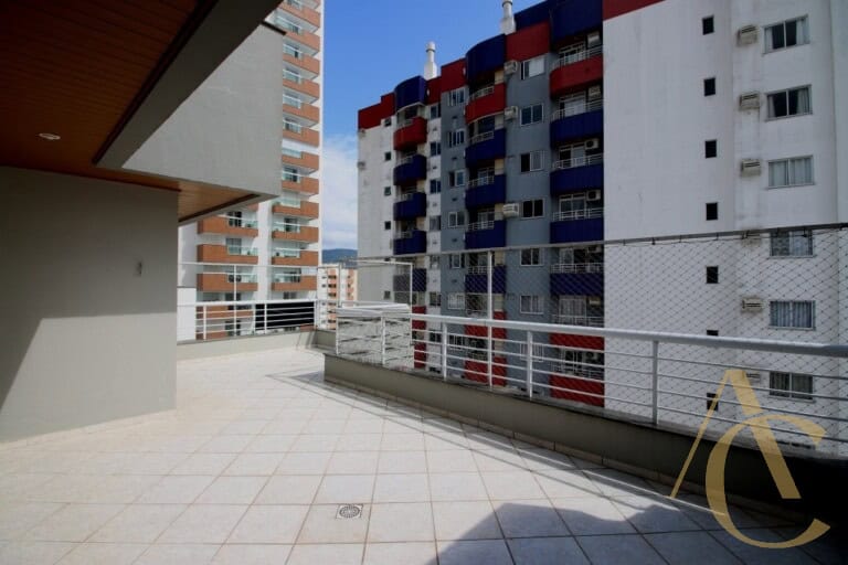Apartamento à venda – 03 quartos sendo 01 suíte – Centro – Palhoça/SC.