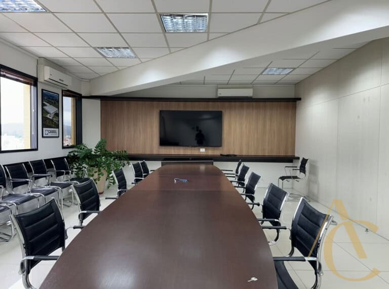 Sala à venda – 344,83m² – Barreiros – São José /SC.