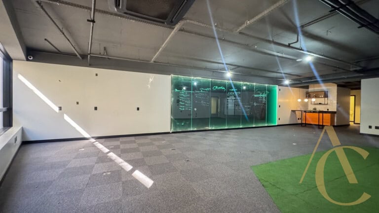 Sala para alugar – 130,71m² – Centro – Florianópolis/SC.